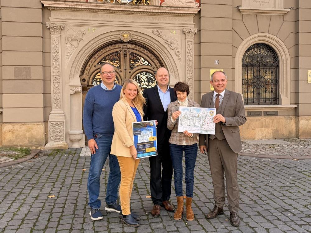 v.l.n.r.: Guido Fischer, Susann Honnef, Sven Anders, Künstlerin Natali Schmidt und Oberbürgermeister Knut Kreuch